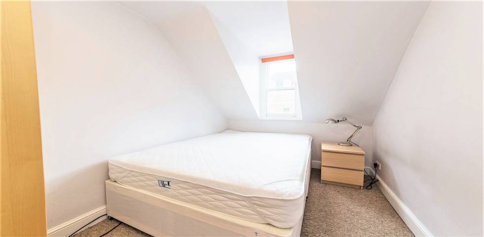 			2 Bedroom, 1 bath, 1 reception Apartment			 Finchley Road, FINCHLEY ROAD